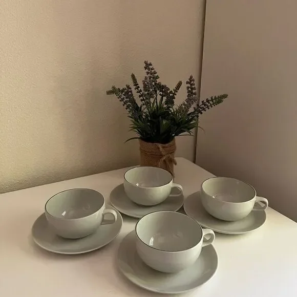 Royal Copenhagen set for 4 cups & saucers 3074 design from 1963 by Goethe Meyer
